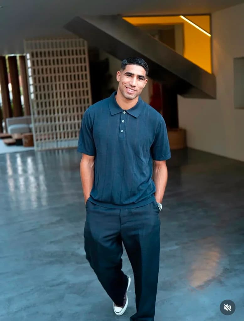Lima Gaya Outfit Achraf Hakimi yang Kece Abis, Bek Andalan Maroko Siap Duel Lawan Kylian Mbappe