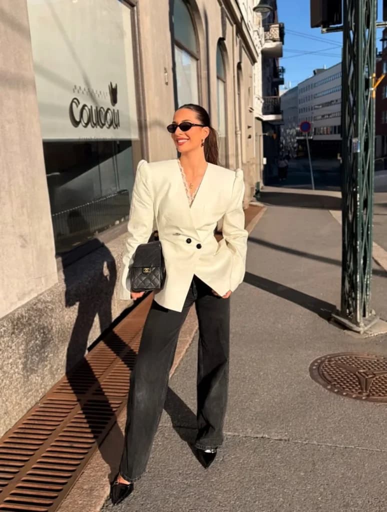 Lima Potret Isabel Haugseng, WAGs Erling Haaland  Tampil Memesona