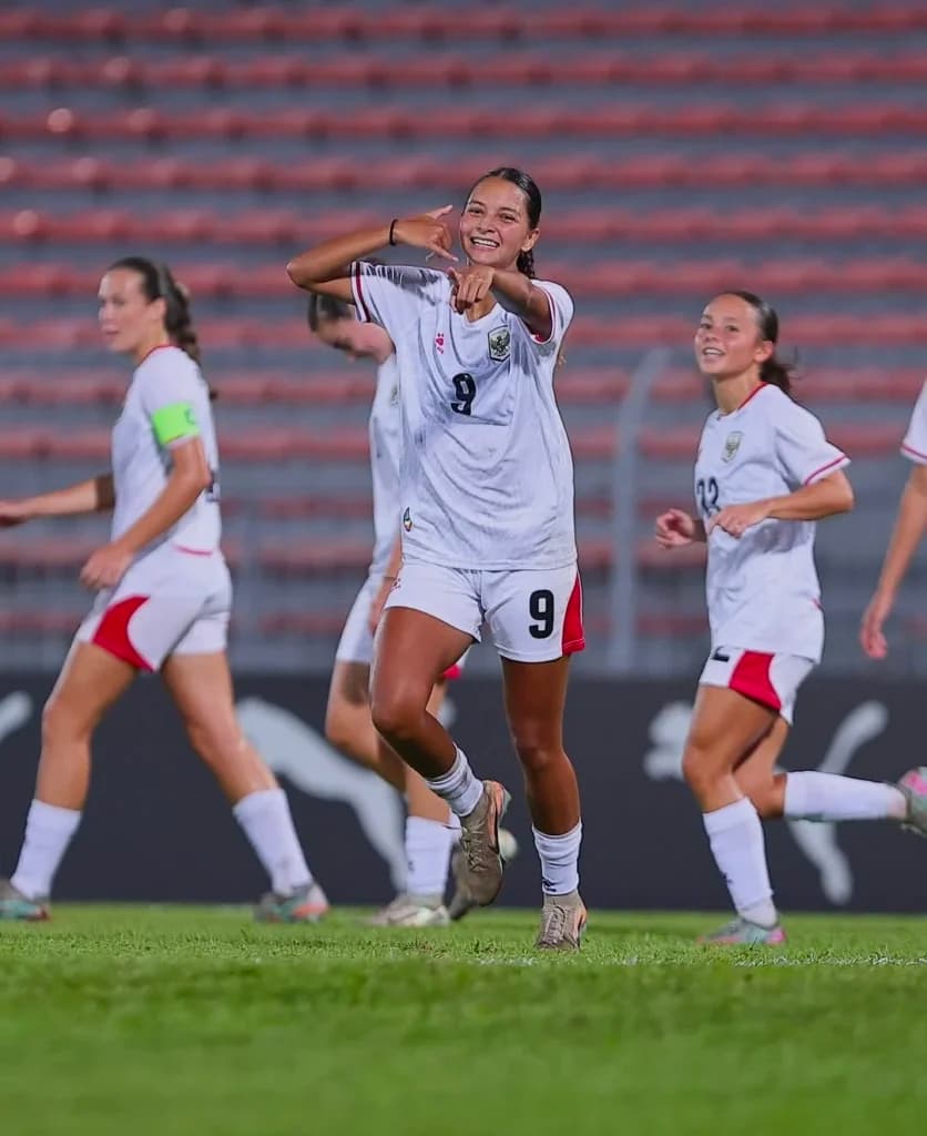 Lima Fakta Estella Raquel Loupatty, Pesepak Bola Keturunan Maluku yang Jadi Sorotan