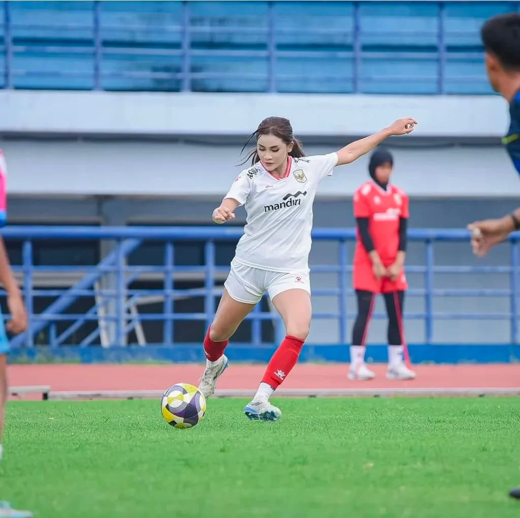 Pemain Timnas Putri Indonesia, Shafira Ika Putri Kartini (Sumber: instagram/shafiraikaputri13)