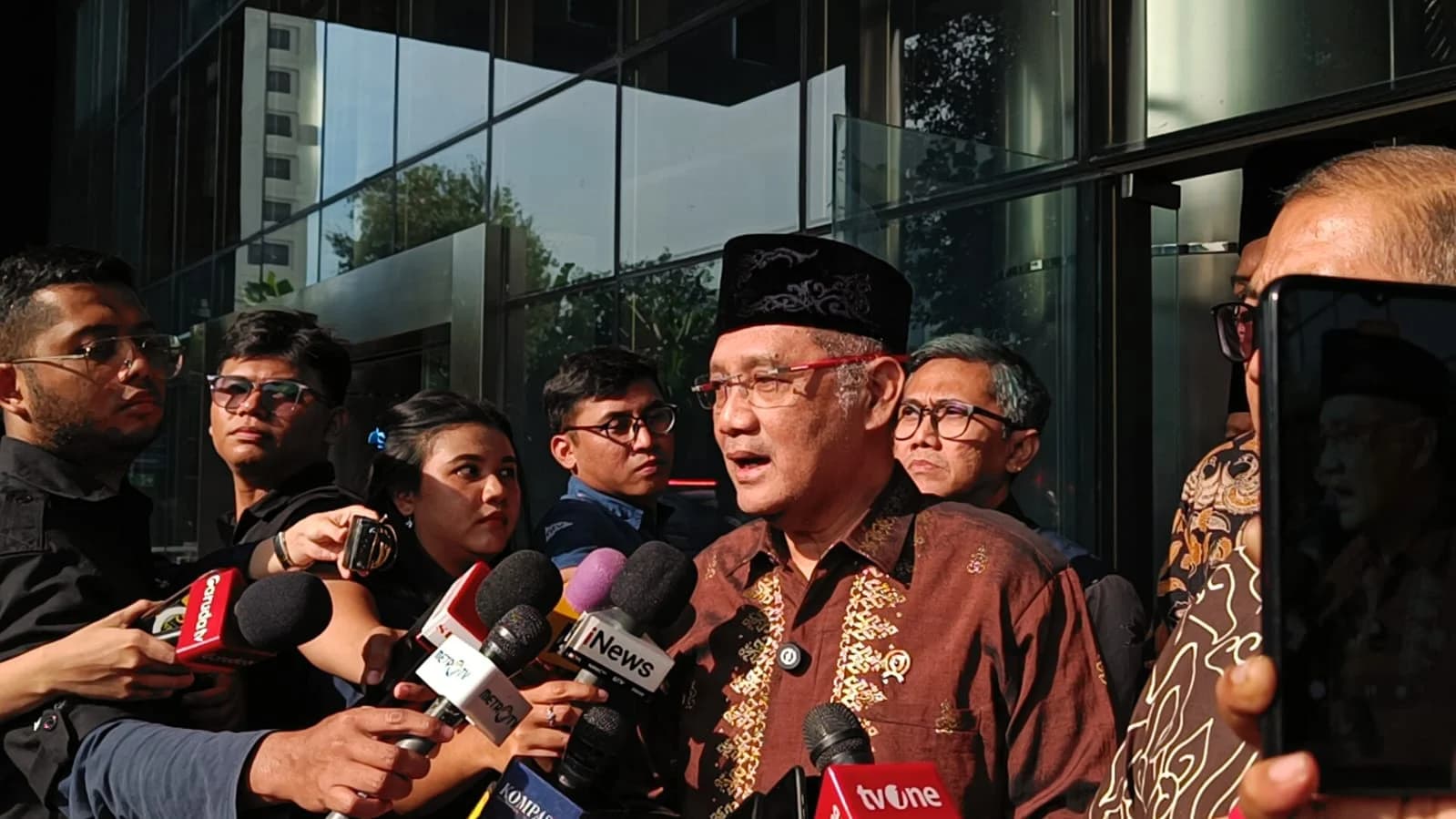 Menteri Haji dan Umroh di gedung KPK Menteri Haji dan Umroh di gedung KPK
