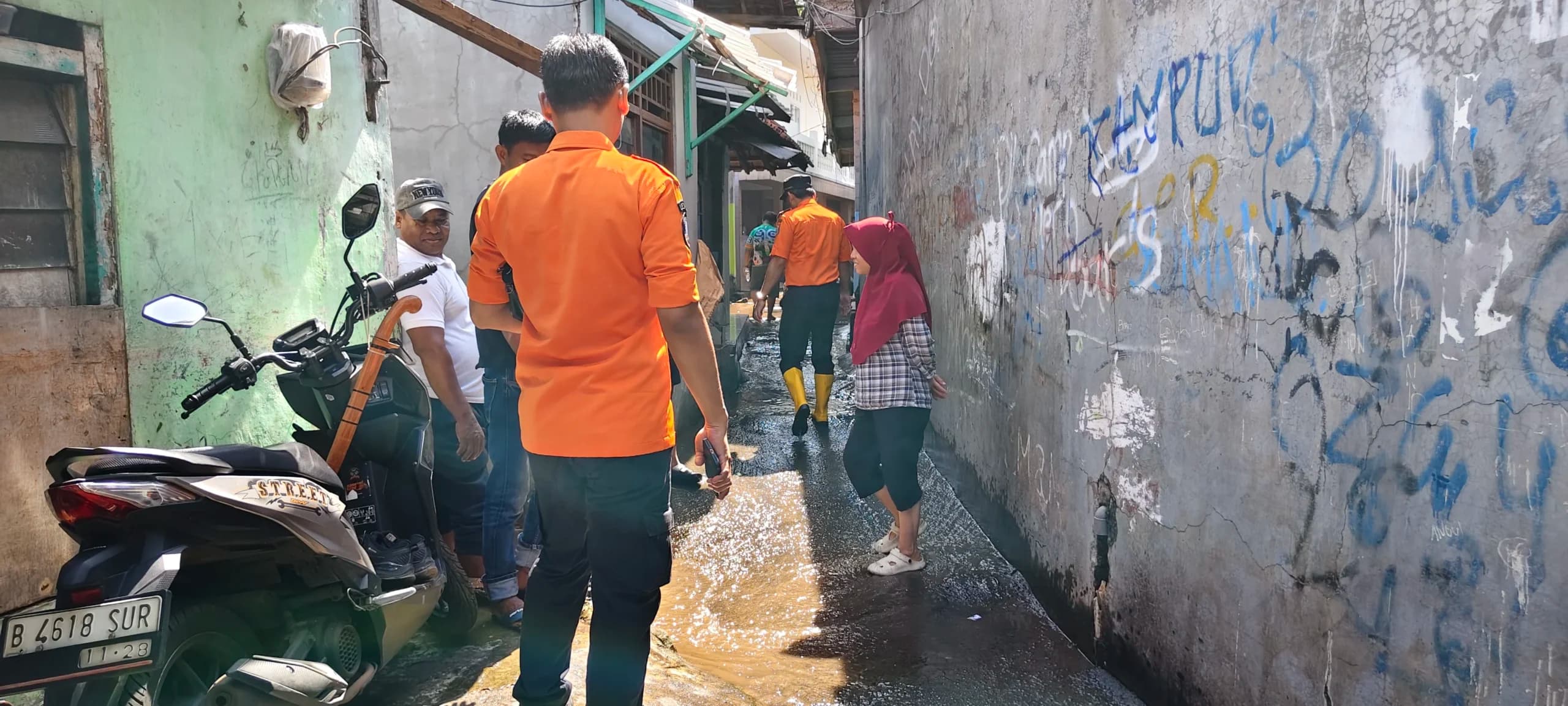 Suasana dilingkungan rumah warga terdampak banjir Suasana dilingkungan rumah warga terdampak banjir