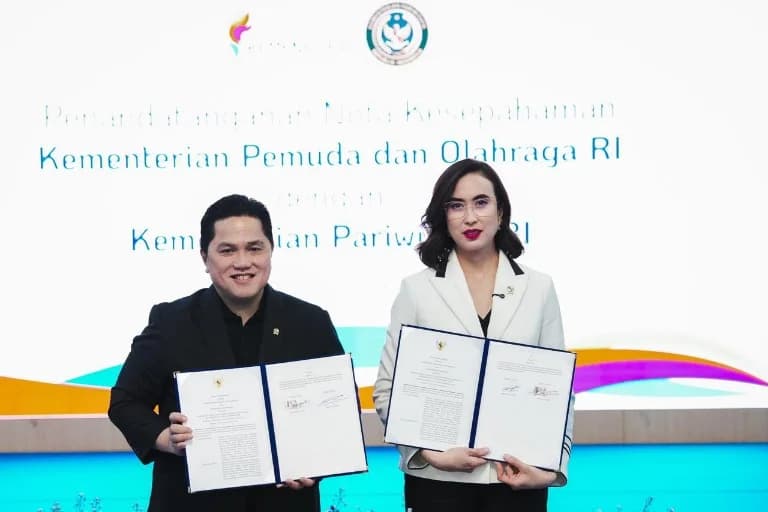 Menpora RI Erick Thohir menandatangani nota kesepahaman (MoU) dengan Menteri Pariwisata (Menpar) Widiyanti Putri Wardhana Menpora RI Erick Thohir menandatangani nota kesepahaman (MoU) dengan Menteri Pariwisata (Menpar) Widiyanti Putri Wardhana