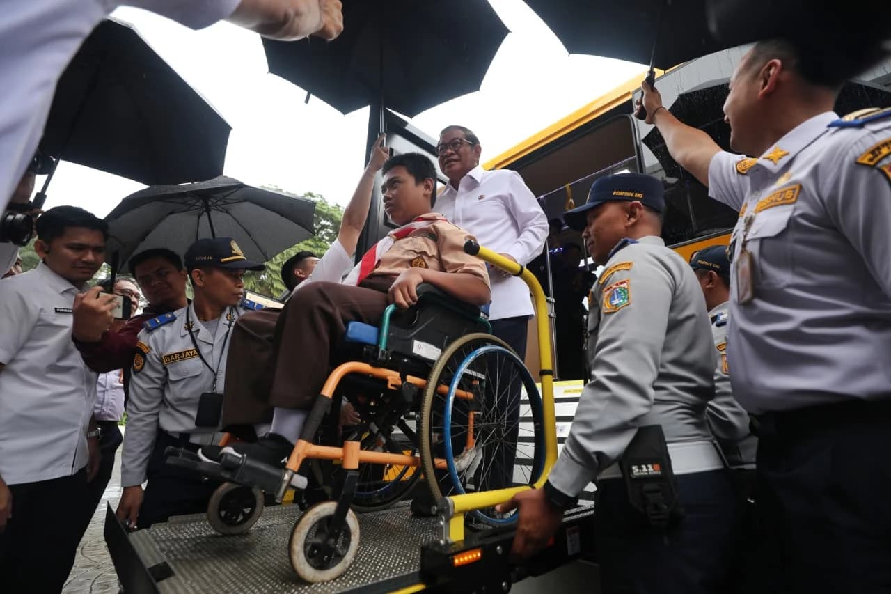 Bus Sekolah Gratis Ramah Disabilitas Bus Sekolah Gratis Ramah Disabilitas