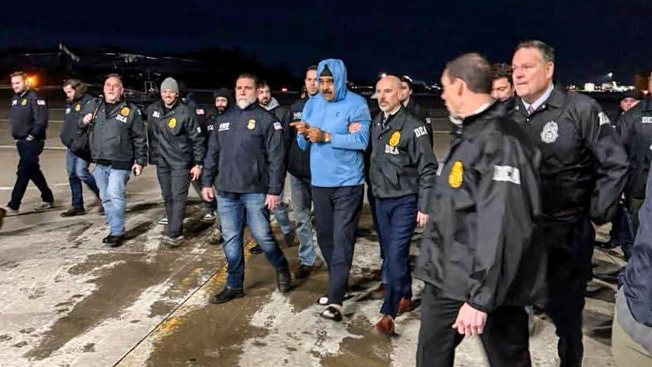 Presiden Venezuela Nicolas Maduro saat ditangkap oleh pasukan elite Amerika Serikat dalam operasi khusus Presiden Venezuela Nicolas Maduro saat ditangkap oleh pasukan elite Amerika Serikat dalam operasi khusus