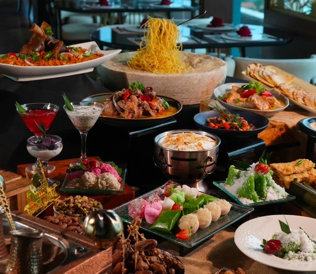 Menikmati buka puasa bersama dengan hidangan Arabian–Asian hingga Takjil Modern Menikmati buka puasa bersama dengan hidangan Arabian–Asian hingga Takjil Modern