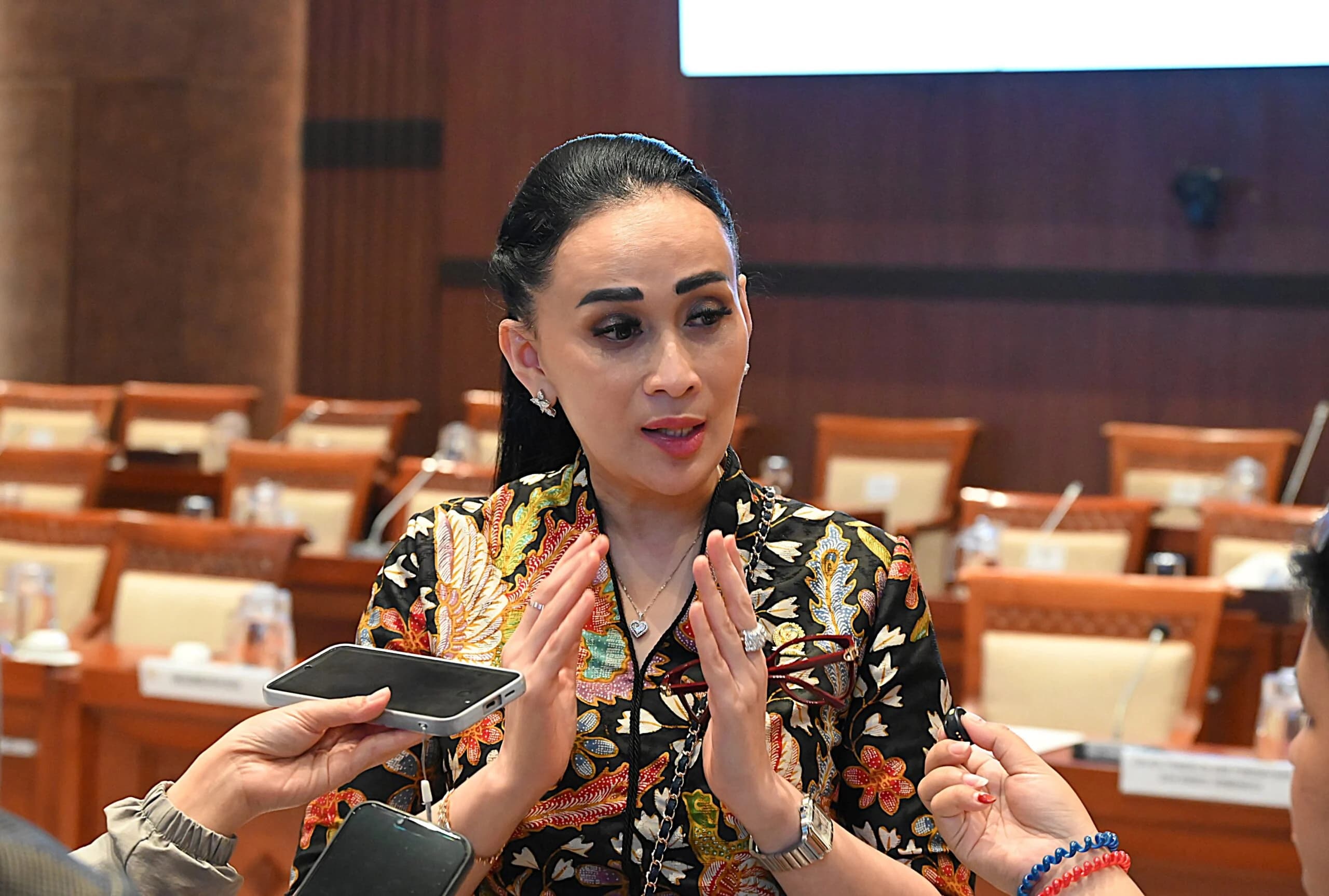 20 Persen Minyak Dunia Lewat Selat Hormuz, DPR Minta Pemerintah Siaga 20 Persen Minyak Dunia Lewat Selat Hormuz, DPR Minta Pemerintah Siaga