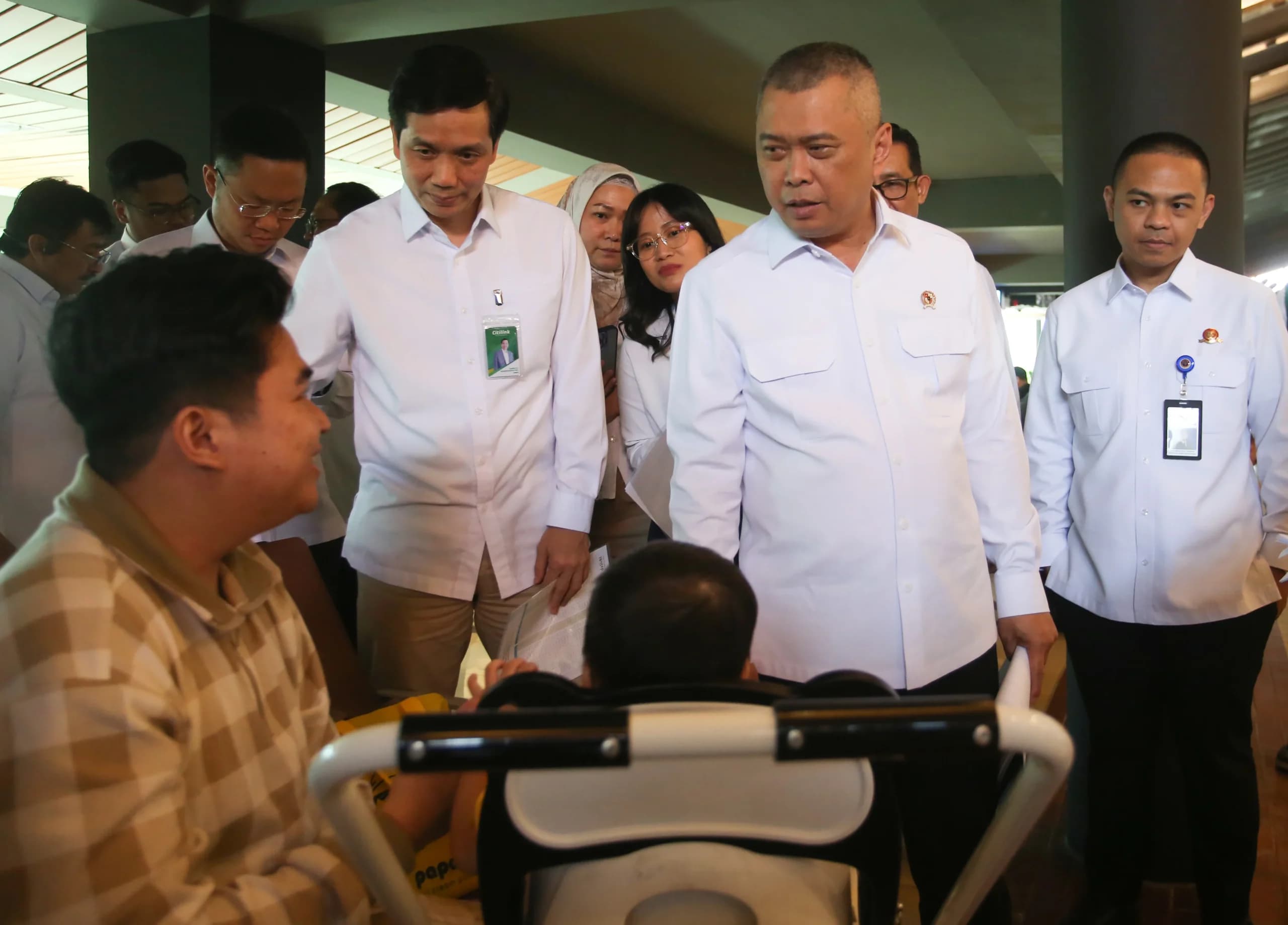 Menteri Perhubungan Dudy Purwagandhi Menteri Perhubungan Dudy Purwagandhi