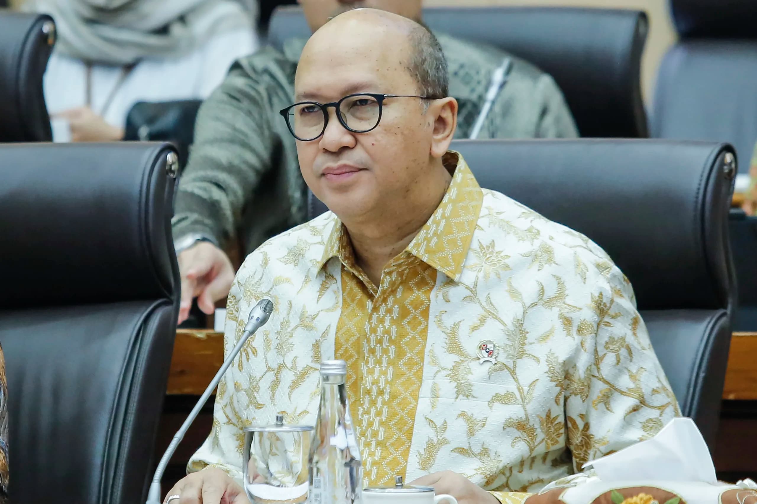 Menteri Investasi dan Hilirisasi/Kepala BKPM Rosan Roeslani mengikuti rapat kerja dengan Komisi XII DPR di Kompleks Parlemen, Senayan, Jakarta, Senin (13/4/2026). Rapat tersebut membahas realisasi program kerja triwulan I Tahun Anggaran 2026 dan evaluasi implementasi OSS terintegrasi. Menteri Investasi dan Hilirisasi/Kepala BKPM Rosan Roeslani mengikuti rapat kerja dengan Komisi XII DPR di Kompleks Parlemen, Senayan, Jakarta, Senin (13/4/2026). Rapat tersebut membahas realisasi program kerja triwulan I Tahun Anggaran 2026 dan evaluasi implementasi OSS terintegrasi.