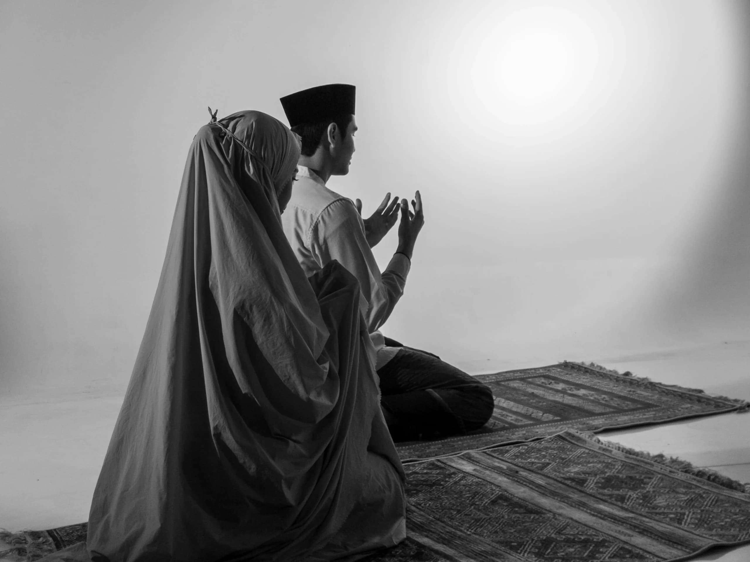 Ilustrasi saat menjalankan ibadah salat Ilustrasi saat menjalankan ibadah salat