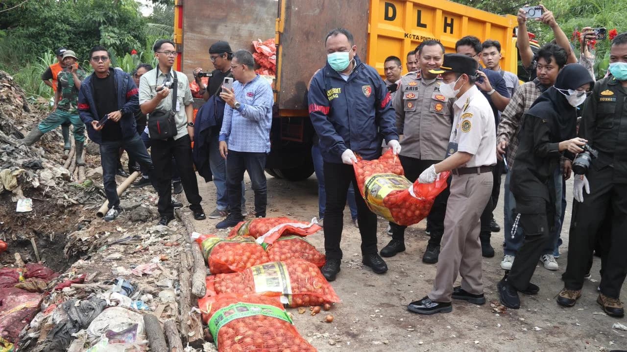 Bareskrim Polri bongkar kasus penyelundupan bawang impor ilegal Bareskrim Polri bongkar kasus penyelundupan bawang impor ilegal
