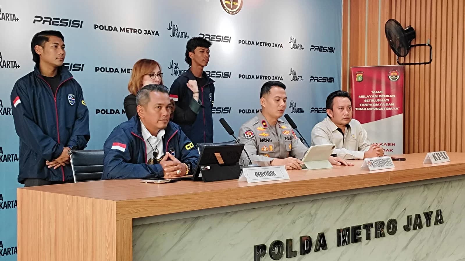 Polda Metro bongkar kasus dugaan live streaming media sosial bermuatan pornografi Polda Metro bongkar kasus dugaan live streaming media sosial bermuatan pornografi