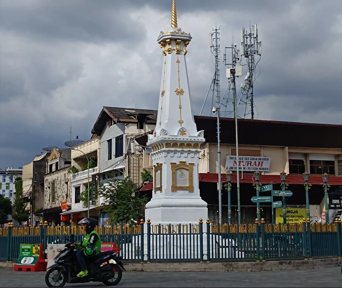 Tugu Kota Yogyakarta Tugu Kota Yogyakarta