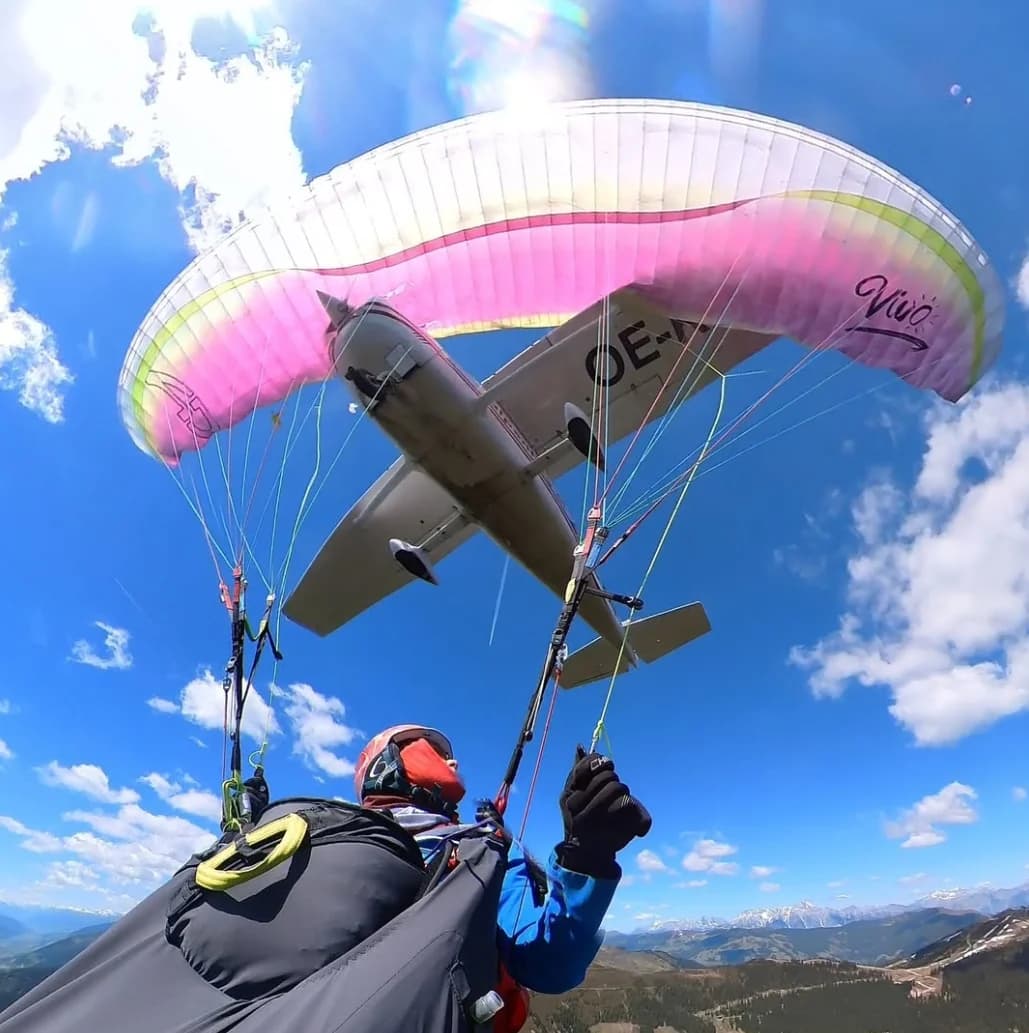 Kecelakaan paralayang atau paragliding di dekat Gunung Schmittenhöhe Kecelakaan paralayang atau paragliding di dekat Gunung Schmittenhöhe