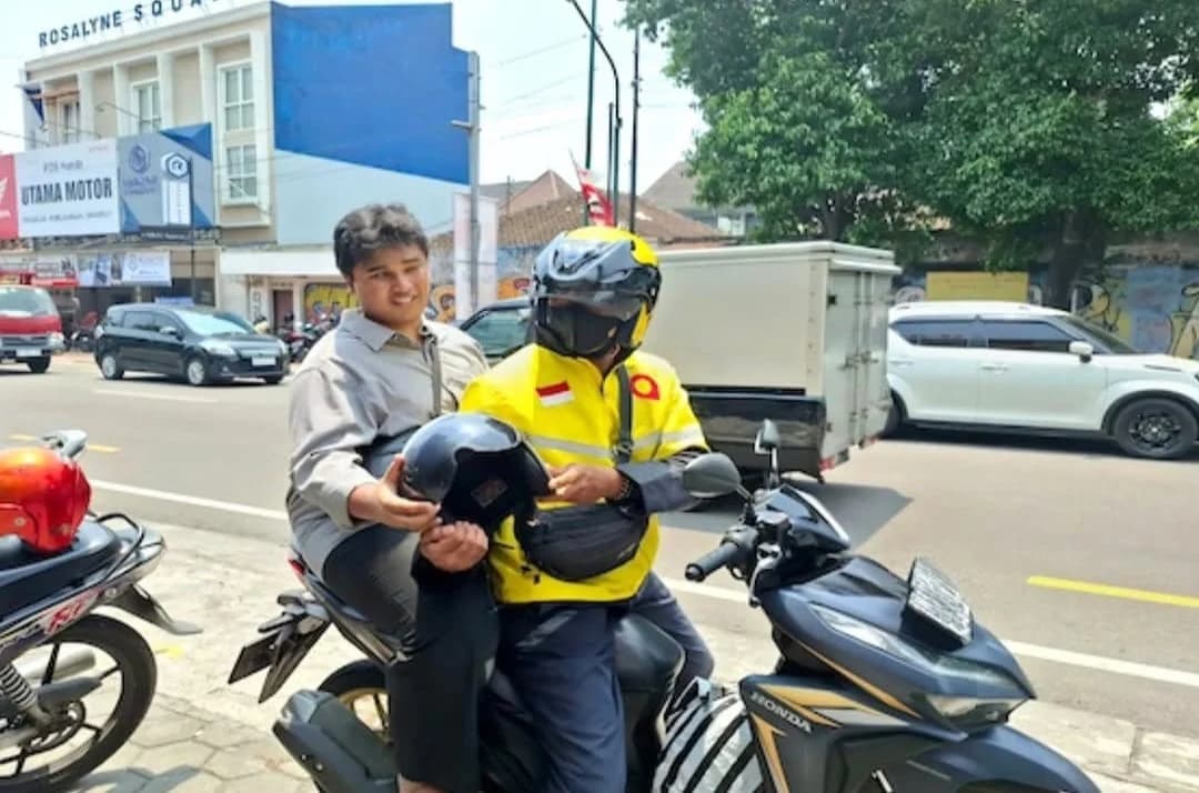 Ilustrasi ojek online Maxim Ilustrasi ojek online Maxim