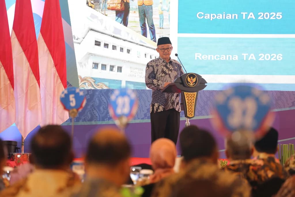 Menteri Pendidikan Dasar dan Menengah Abdul Mu'ti menyampaikan arahan saat menghadiri Musyawarah Perencanaan Pembangunan (Musrenbang) dan Rencana Kerja Pemerintah Daerah (RKPD) Provinsi Jawa Timur Tahun 2027 di Surabaya, Jawa Timur Menteri Pendidikan Dasar dan Menengah Abdul Mu'ti menyampaikan arahan saat menghadiri Musyawarah Perencanaan Pembangunan (Musrenbang) dan Rencana Kerja Pemerintah Daerah (RKPD) Provinsi Jawa Timur Tahun 2027 di Surabaya, Jawa Timur
