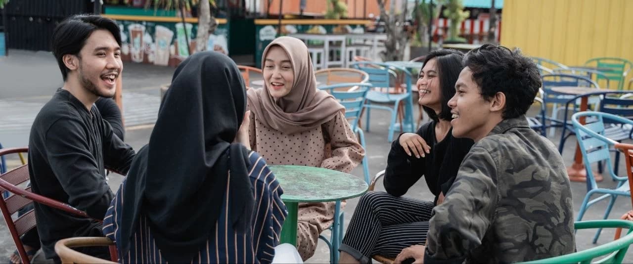 Kenapa Kamu Selalu Jadi Tempat Curhat? Ini Penjelasan dan Cara Set Boundaries-nya Kenapa Kamu Selalu Jadi Tempat Curhat? Ini Penjelasan dan Cara Set Boundaries-nya
