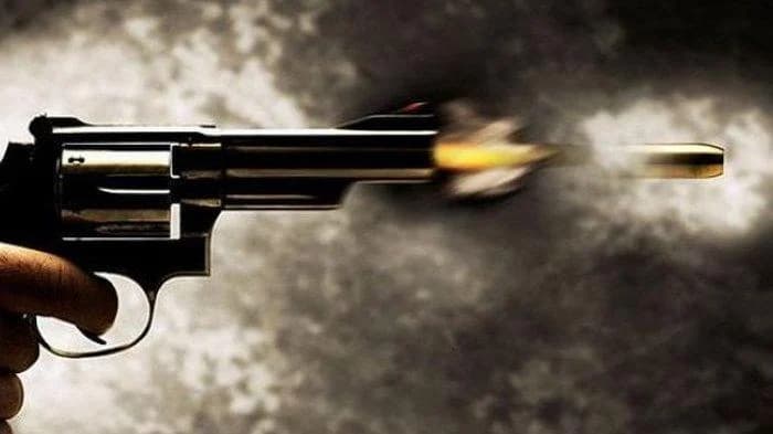 Gambar ilustrasi senjata api pistol meletus Gambar ilustrasi senjata api pistol meletus