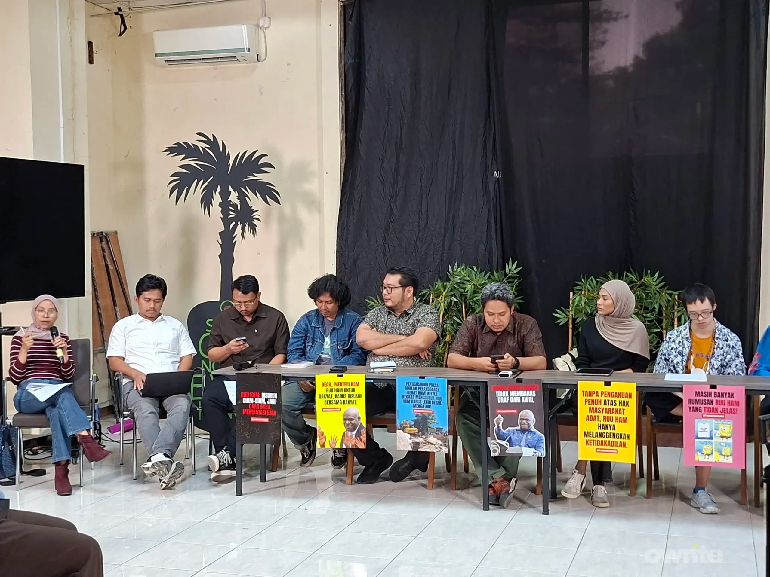 Koalisi Masyarakat Sipil merepons perihal revisi UU HAM, 25 Juni 2026, di YLBHI, Jakarta Pusat. Koalisi Masyarakat Sipil merepons perihal revisi UU HAM, 25 Juni 2026, di YLBHI, Jakarta Pusat.