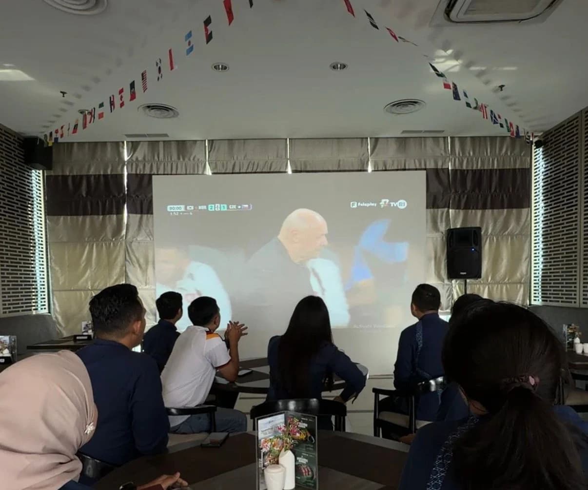 Suasana nobar di Vasaka Hotel Jakarta Suasana nobar di Vasaka Hotel Jakarta