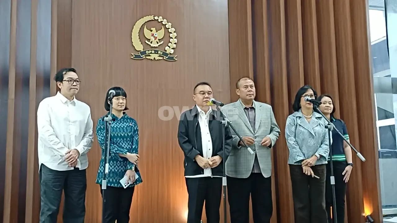 Wakil Ketua DPR RI Sufmi Dasco Ahmad mengumumkan kesepakatan penerapan tarif komisi baru untuk layanan transportasi roda dua Wakil Ketua DPR RI Sufmi Dasco Ahmad mengumumkan kesepakatan penerapan tarif komisi baru untuk layanan transportasi roda dua