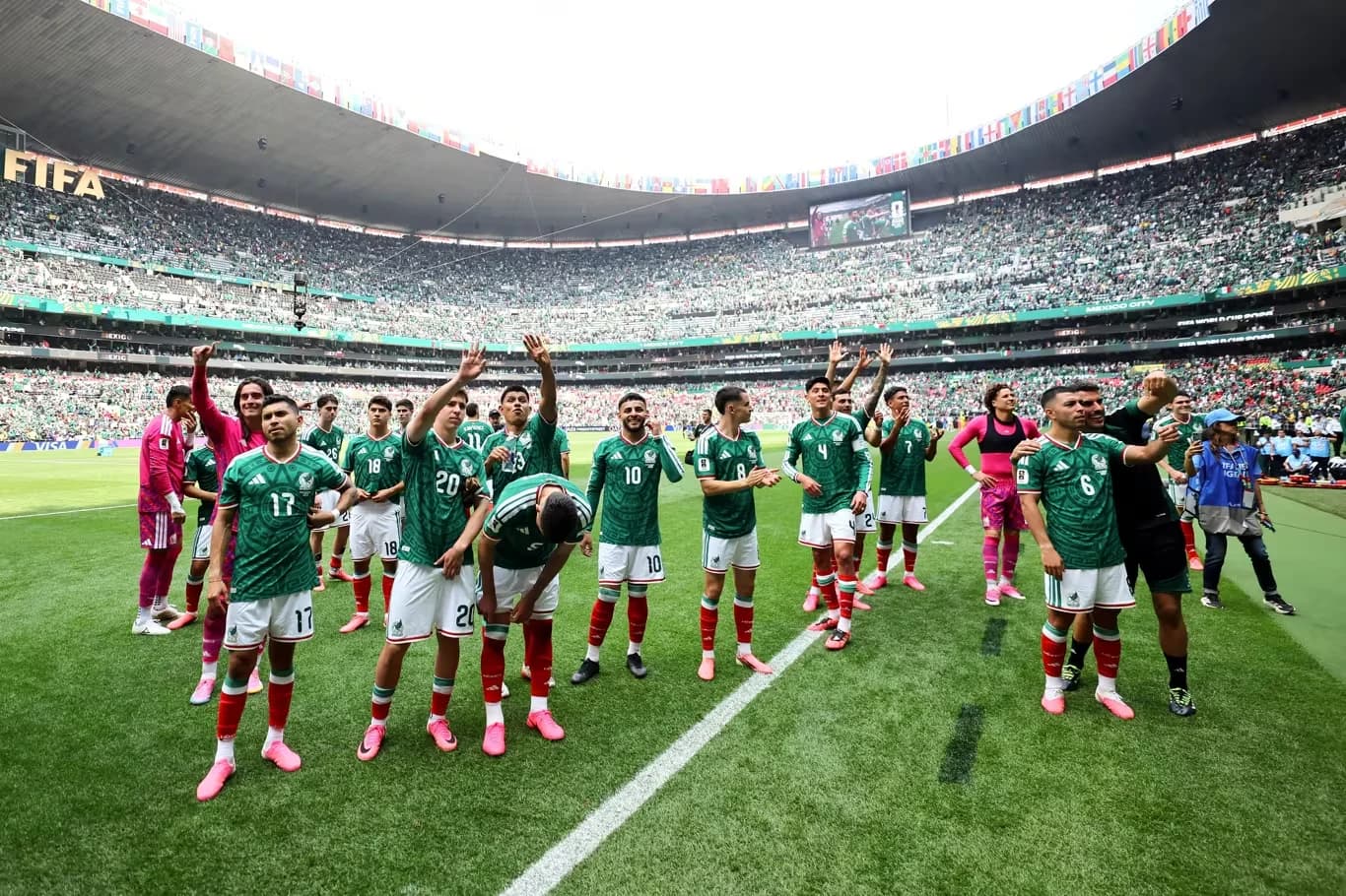 Selebrasi para pemain Meksiko usai meraih kemenangan 2-0 atas Afrika Selatan di pertandingan pembuka Piala Dunia 2026 Selebrasi para pemain Meksiko usai meraih kemenangan 2-0 atas Afrika Selatan di pertandingan pembuka Piala Dunia 2026