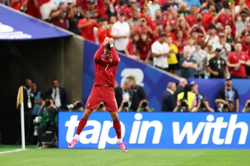 Selebrasi ikonik Cristiano Ronaldo Selebrasi ikonik Cristiano Ronaldo