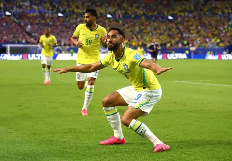 Matheus Cunha berhasil mencetak gol saat Brasil membungkam Skotlandia. Matheus Cunha berhasil mencetak gol saat Brasil membungkam Skotlandia.