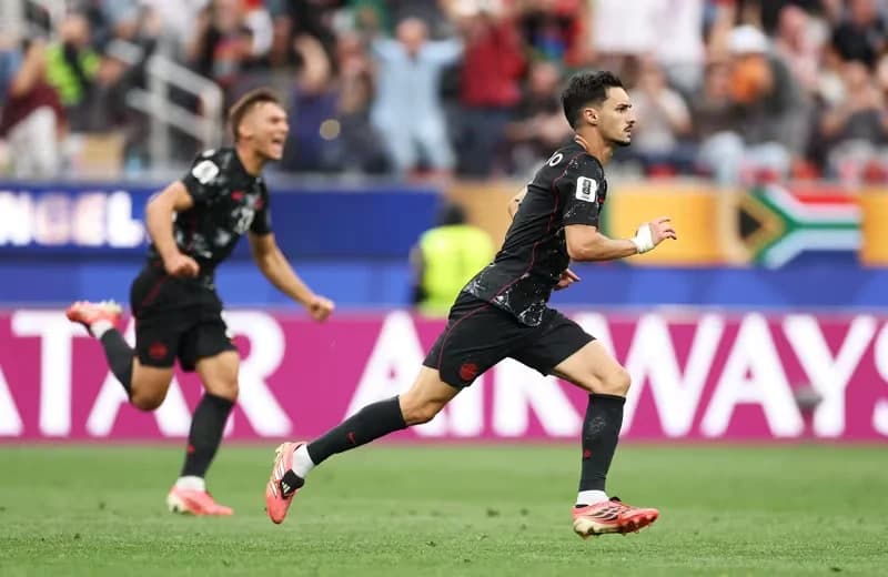 Kanada menjadi tim pertama yang lolos ke babak 16 Besar Piala Dunia 2026 Kanada menjadi tim pertama yang lolos ke babak 16 Besar Piala Dunia 2026
