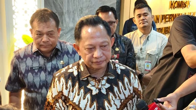 Menteri Dalam Negeri Tito Karnavian. Menteri Dalam Negeri Tito Karnavian.