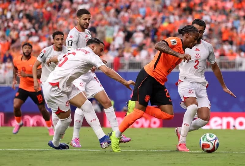 Pertandingan antara Tunisia melawan Belanda (Sumber: FIFA) Pertandingan antara Tunisia melawan Belanda (Sumber: FIFA)