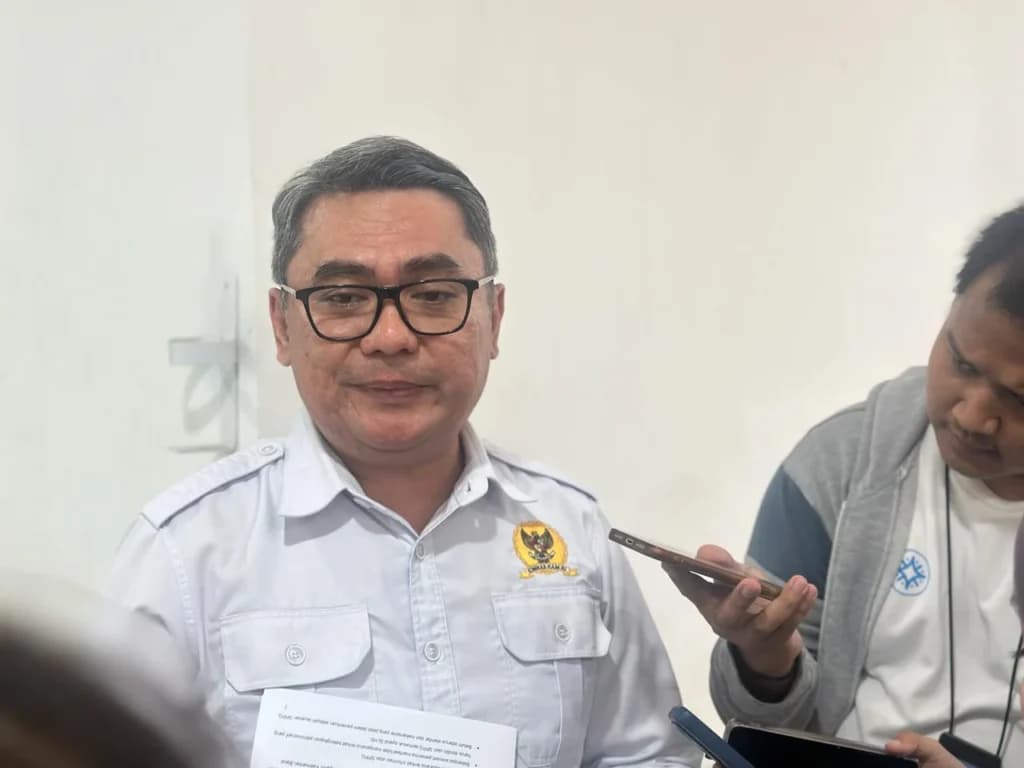 Komisi Pengkajian dan Analisis Komnas HAM, Uli Parulian Sihombing. Komisi Pengkajian dan Analisis Komnas HAM, Uli Parulian Sihombing.