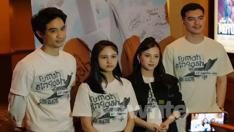 Aktris Adhisty Zara mengaku menghadapi pengalaman emosional saat menjalani proses syuting film Rumah Singgah. Aktris Adhisty Zara mengaku menghadapi pengalaman emosional saat menjalani proses syuting film Rumah Singgah.