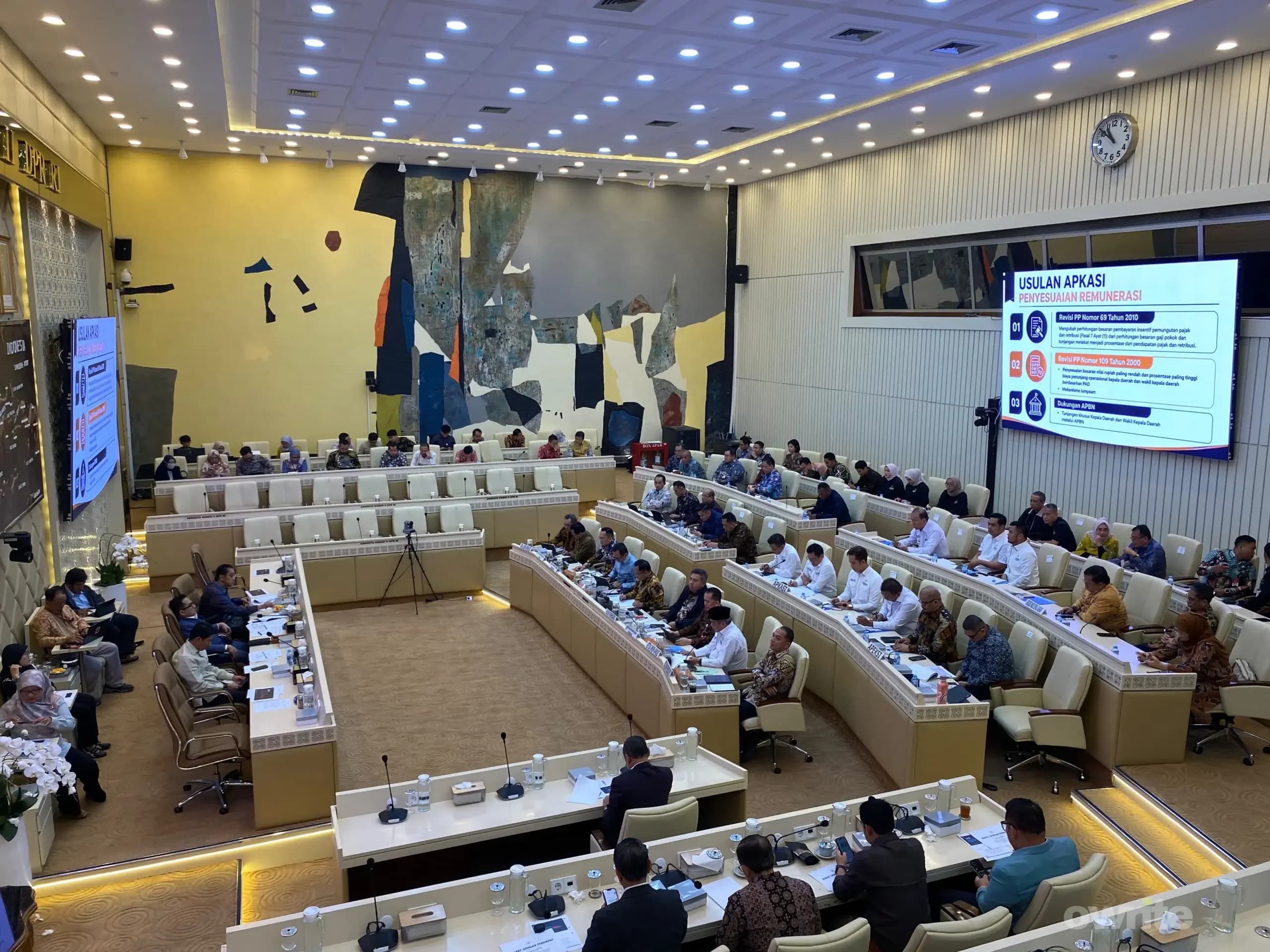 APKASI melakukan Rapat Dengar Pendapat dengan parlemen dan pemerintah di DPR, 30 Juli 2026. APKASI melakukan Rapat Dengar Pendapat dengan parlemen dan pemerintah di DPR, 30 Juli 2026.