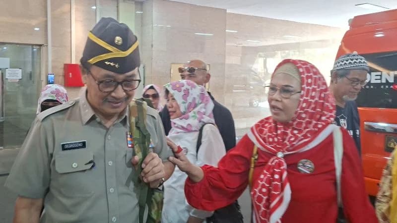 Eks Wakapolri Komjen (Purn) Oegroseno memenuhi panggilan Kortas Tipikor Polri. Eks Wakapolri Komjen (Purn) Oegroseno memenuhi panggilan Kortas Tipikor Polri.