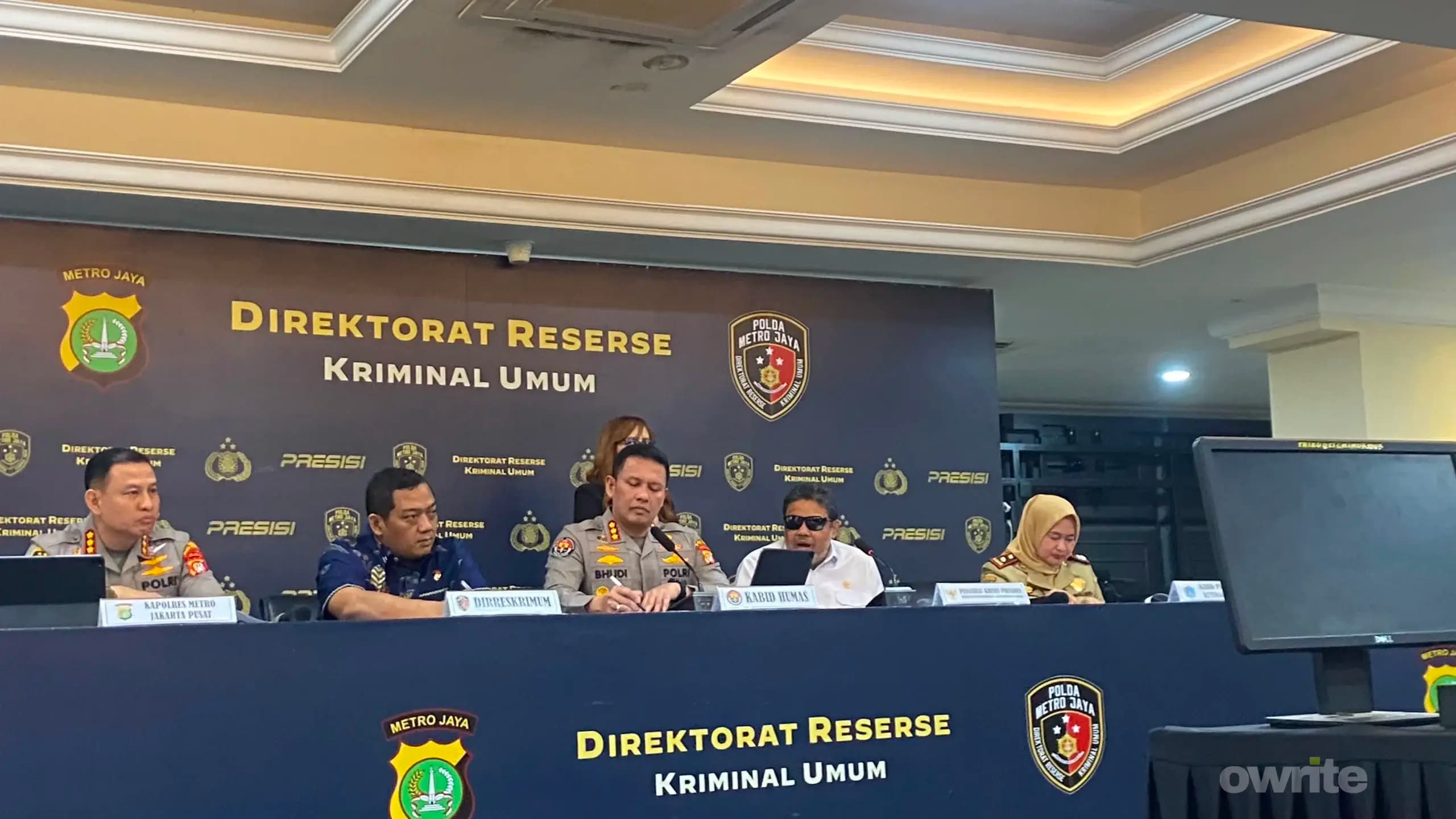 Penasihat Khusus Presiden Bidang Ketenagakerjaan dan Kesejahteraan Buruh Said Iqbal dalam konferensi pers terhadap tiga karyawan toko percetakan, 3 Juli 2026. Penasihat Khusus Presiden Bidang Ketenagakerjaan dan Kesejahteraan Buruh Said Iqbal dalam konferensi pers terhadap tiga karyawan toko percetakan, 3 Juli 2026.