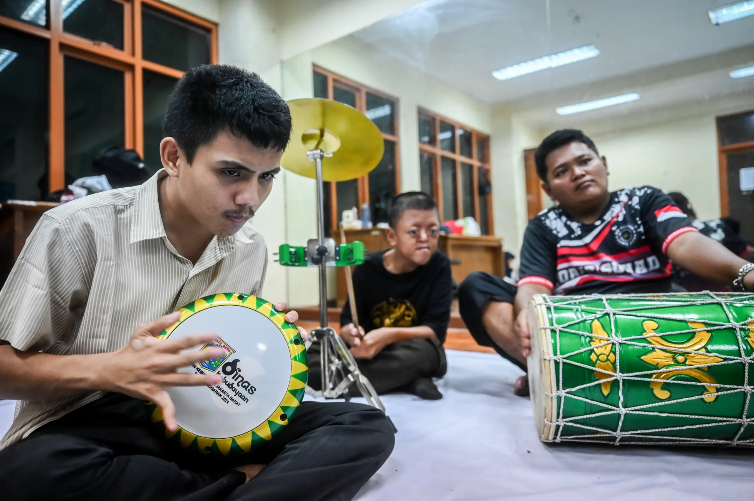 Sejumlah penyandang disabilitas mengikuti pelatihan seni musik marawis di Jakarta, Rabu (22/7/2026). Sejumlah penyandang disabilitas mengikuti pelatihan seni musik marawis di Jakarta, Rabu (22/7/2026).