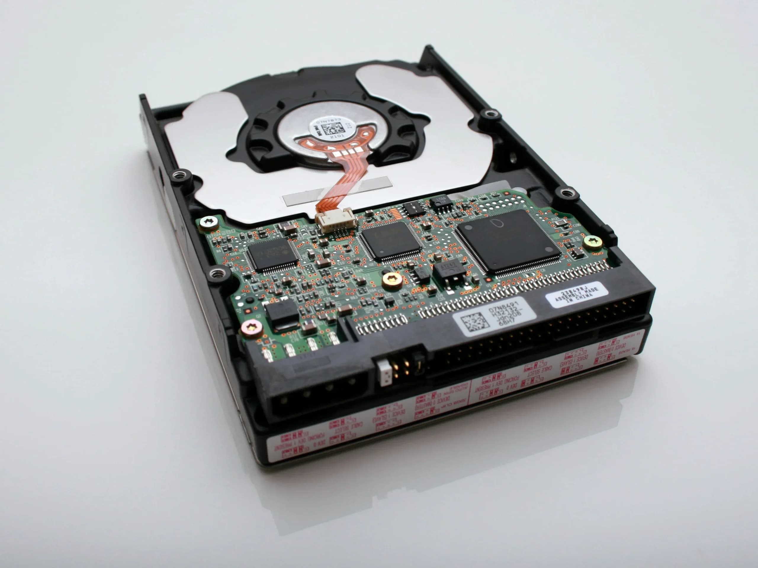 Ilustrasi HDD Ilustrasi HDD