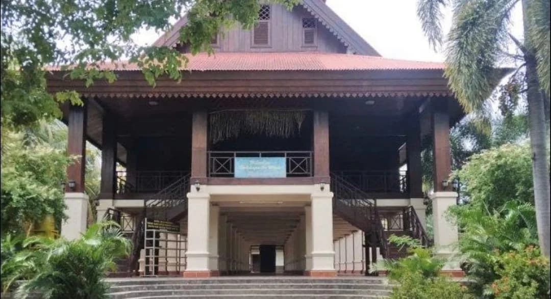 Rumah Adat Gorontalo Rumah Adat Gorontalo