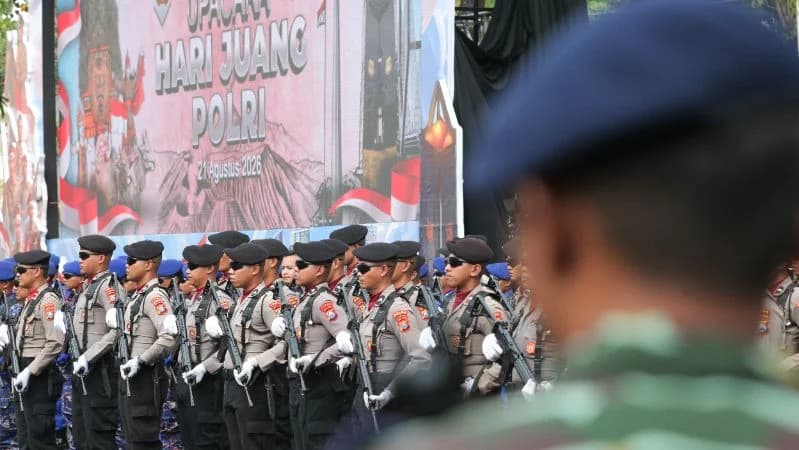 Sejumlah anggota Polri mengikuti upacara Hari Juang Polri. Sejumlah anggota Polri mengikuti upacara Hari Juang Polri.
