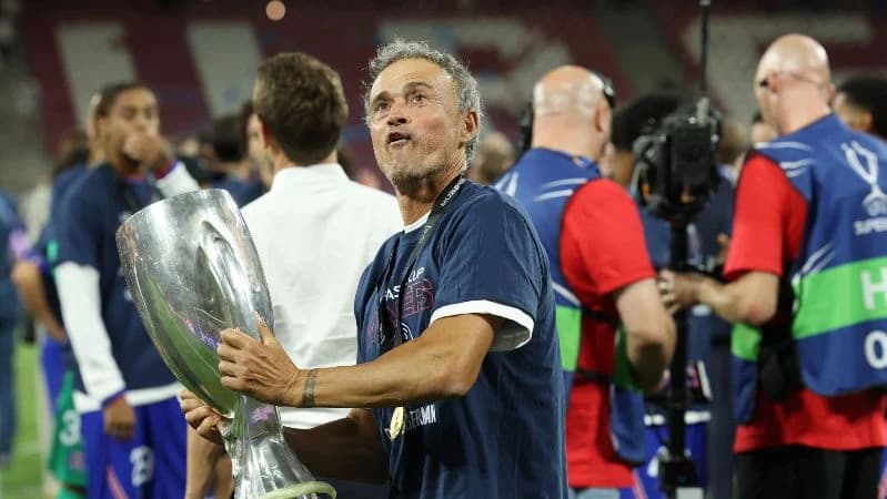 Pelatih Paris Saint-Germain (PSG) Luis Enrique. Pelatih Paris Saint-Germain (PSG) Luis Enrique.