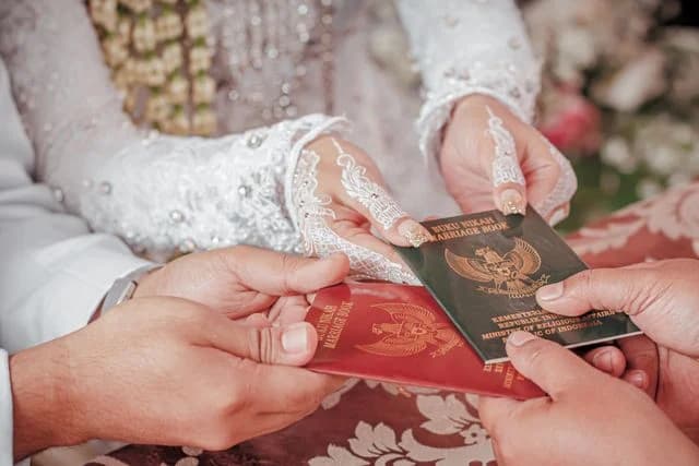 Ilustrasi buku nikah. Sumber foto: Pexels/Reynaldo Yodia Ilustrasi buku nikah. Sumber foto: Pexels/Reynaldo Yodia