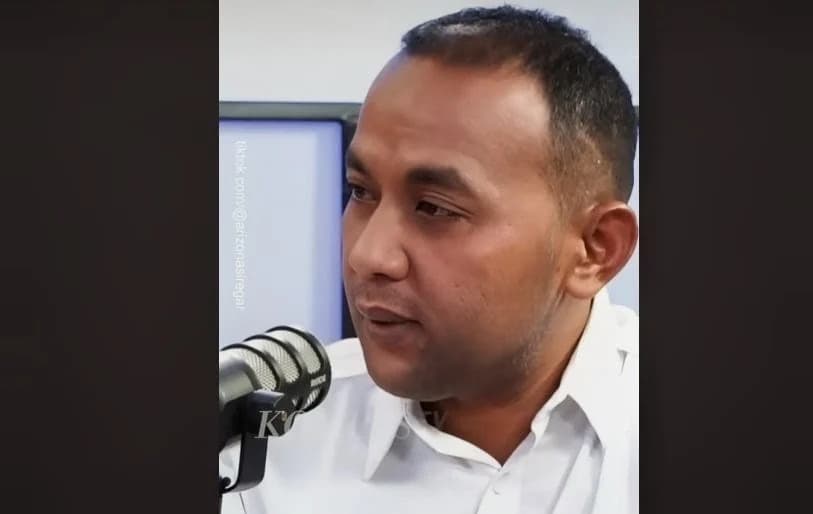 Tenaga Ahli Utama Bakom RI Hartiko Wibowo Satria. (Sumber: Tiktok @arizonasiregar) Tenaga Ahli Utama Bakom RI Hartiko Wibowo Satria. (Sumber: Tiktok @arizonasiregar)