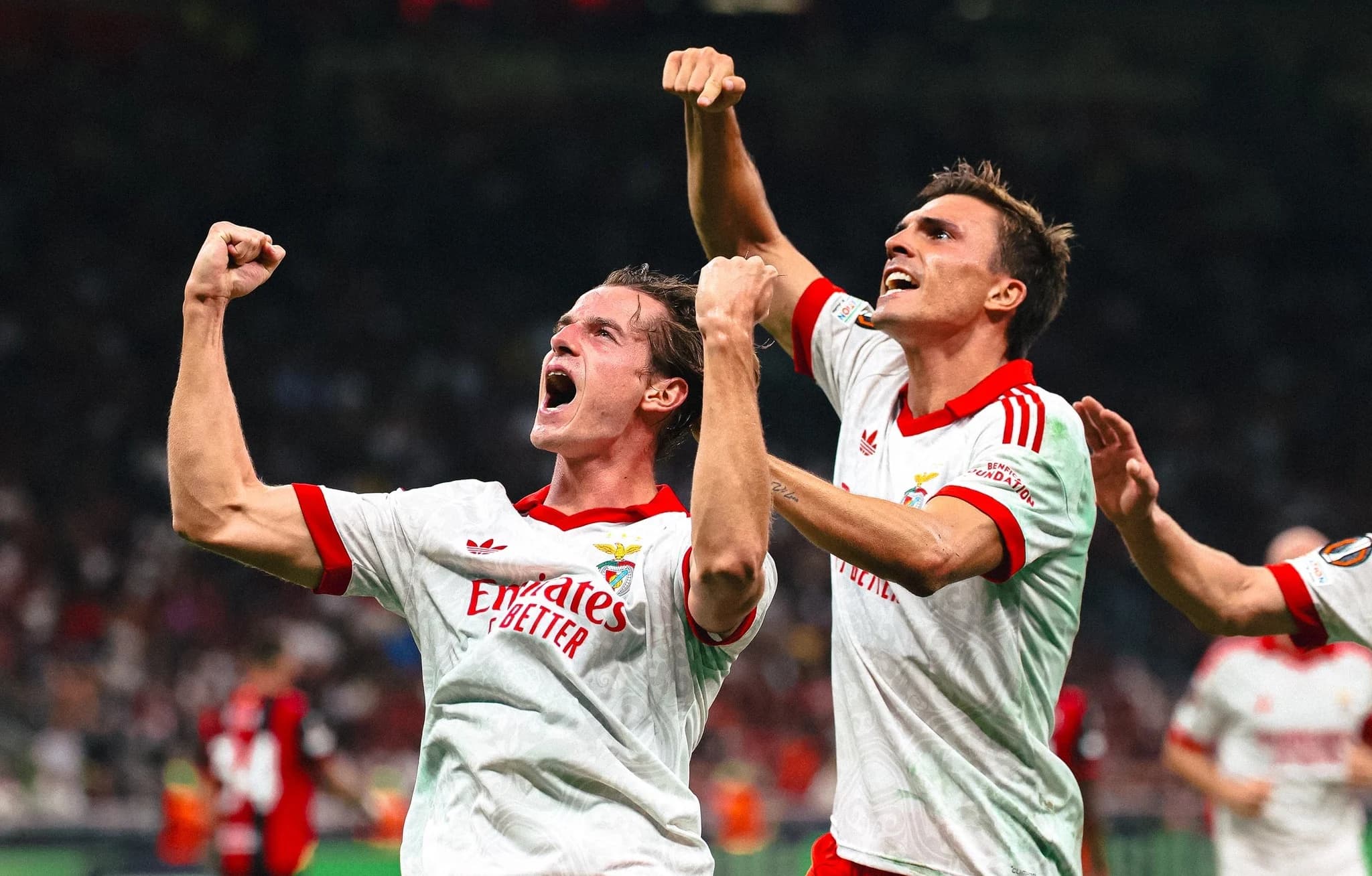 Pemain Benfica merayakan kemenangan dalam pertandingan Liga Europa melawan AC Milan, 16 September 2026. Pemain Benfica merayakan kemenangan dalam pertandingan Liga Europa melawan AC Milan, 16 September 2026.