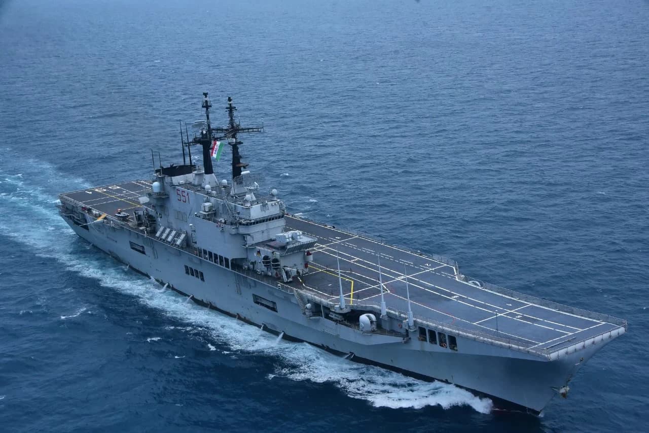Kapal Induk ITS Giuseppe Garibaldi asal Italia berlabuh di Dermaga 107 Tanjung Priok Kapal Induk ITS Giuseppe Garibaldi asal Italia berlabuh di Dermaga 107 Tanjung Priok