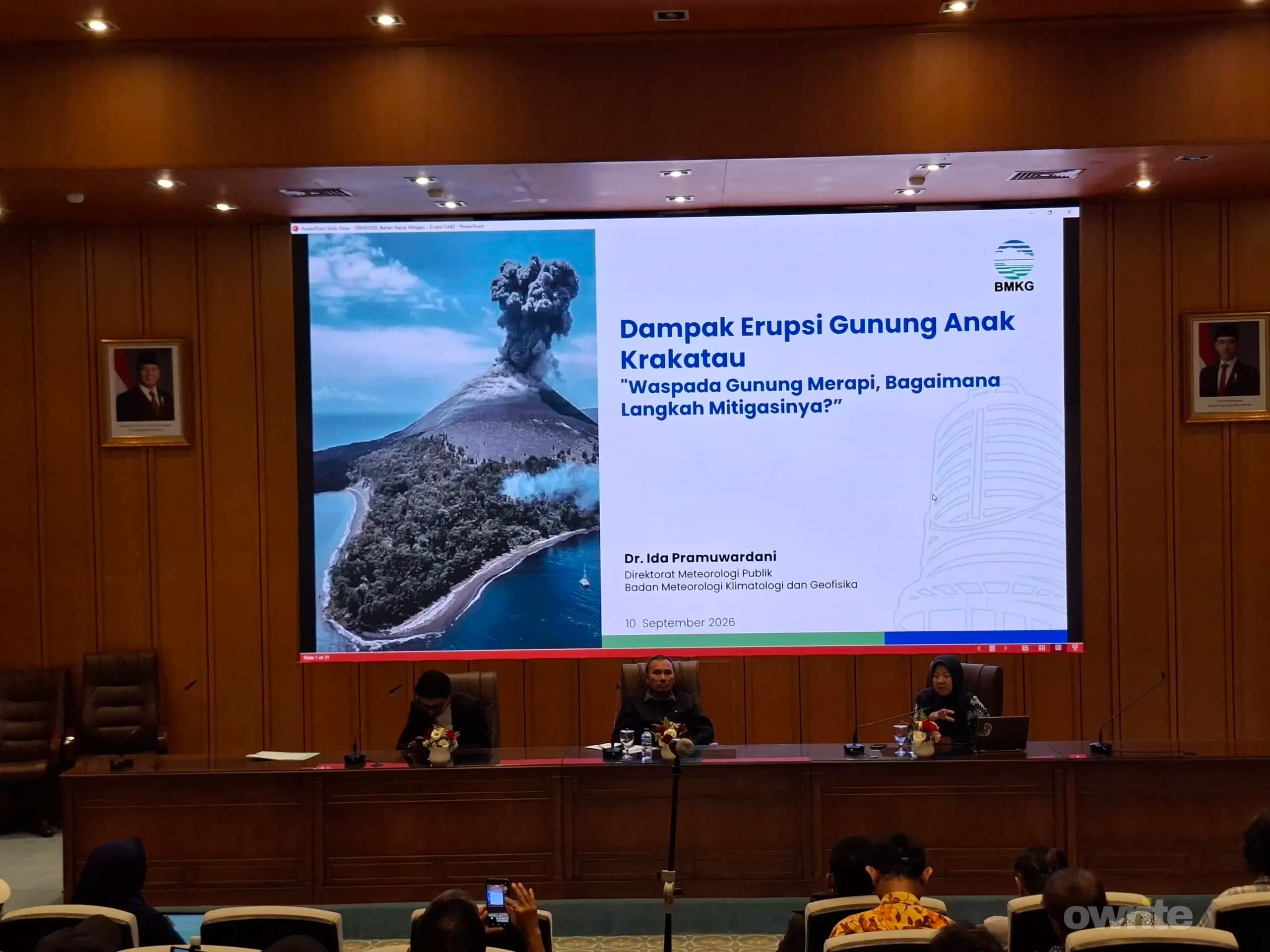 Paparan BMKG Soal Erupsi Anak Gunung Krakatau. (Sumber: Owrite/Rika Pangesti) Paparan BMKG Soal Erupsi Anak Gunung Krakatau. (Sumber: Owrite/Rika Pangesti)