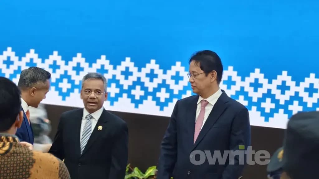 Menteri Keuangan periode 2025-2026 Purbaya Yudhi Sadewa dan Menteri Keuangan 2026-2029 (sumber: Owrite/Anisa Aulia) Menteri Keuangan periode 2025-2026 Purbaya Yudhi Sadewa dan Menteri Keuangan 2026-2029 (sumber: Owrite/Anisa Aulia)