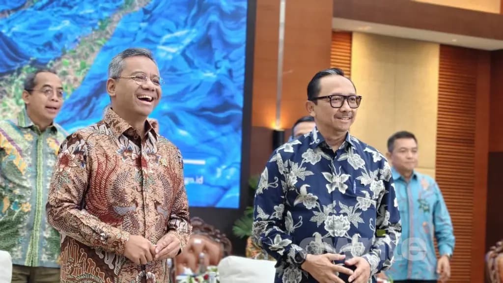 Menteri Keuangan Suahasil Nazara dan Wakil Menteri Keuangan Juda Agung dalam konferensi pers APBN KiTA (Sumber: Owrite/Anisa Aulia) Menteri Keuangan Suahasil Nazara dan Wakil Menteri Keuangan Juda Agung dalam konferensi pers APBN KiTA (Sumber: Owrite/Anisa Aulia)