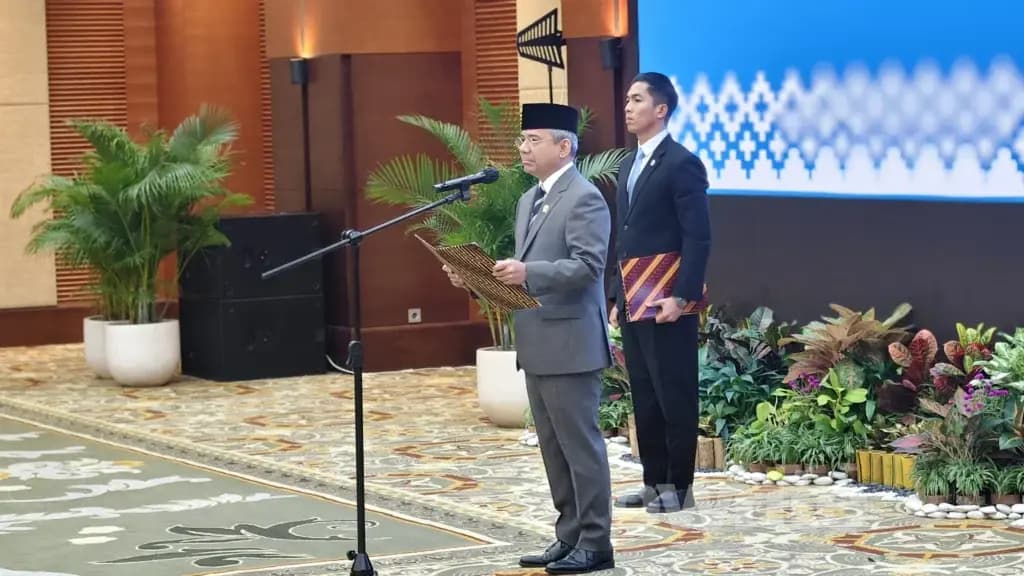 Menteri Keuangan Suahasil Nazara melantik pejabat Kemenkeu (sumber: Owrite/Anisa Aulia) Menteri Keuangan Suahasil Nazara melantik pejabat Kemenkeu (sumber: Owrite/Anisa Aulia)