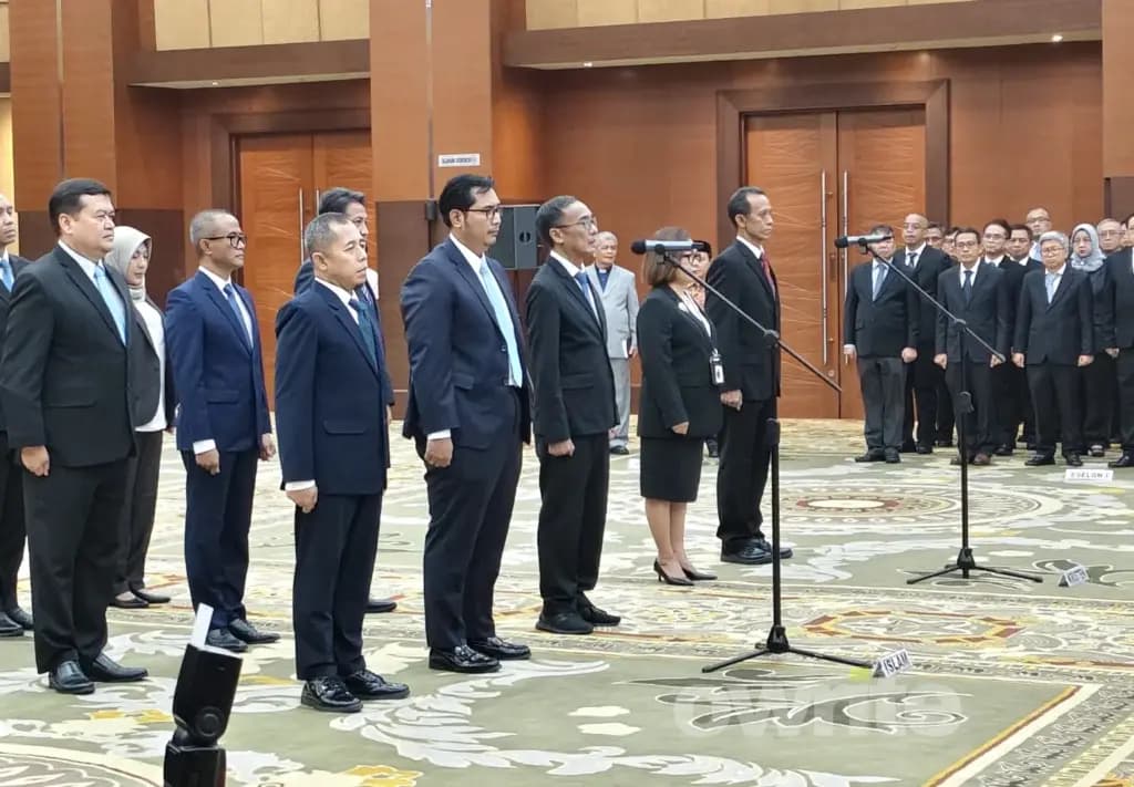 Pelantikan Pejabat Eselon II dan III oleh Menteri Keuangan Suahasil Nazara di Kemenkeu (sumber: Owrite/Anisa Aulia) Pelantikan Pejabat Eselon II dan III oleh Menteri Keuangan Suahasil Nazara di Kemenkeu (sumber: Owrite/Anisa Aulia)